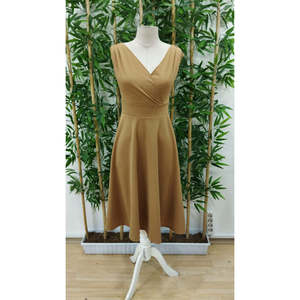 Robe en crêpe à manches courtes et col croisé pour femme avec jupe à volants, 18718 - Café au lait - Product Image 4