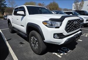 Toyota Tacoma Pickup 2020 Très Propre, Moteur 4.1L à Aspiration Naturelle, Boîte Automatique, Sièges en Cuir, Toit Ouvrant - Product Image 3