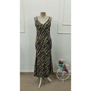 Vestido largo entrelazado con estampado y cuello en V con tirantes finos para mujer, 34849 - Negro - Product Image 6