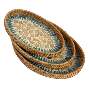 Ensemble de 3 plateaux ovales en rotin naturel avec incrustation de nacre, plateaux de service pour la nourriture et plateaux de rangement décoratifs - Product Image 1
