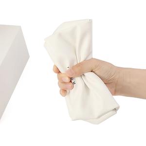 Estuche de cuero con imán para gafas con logotipo personalizado Embalaje de gafas con cierre magnético con paño de microfibra para limpieza y protección - Product Image 5