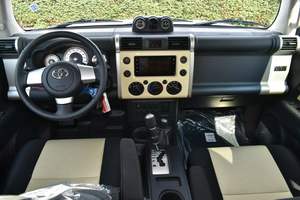 TOYOTA FJ CRUISER 2023 - Product Image 5
