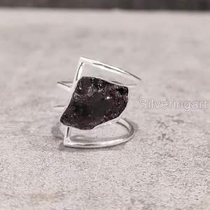 Anillo de Plata de Ley 925 con Granate Natural, Piedra Natalicia de Enero, Doble Banda, Regalo de San Valentín, Joyería Hecha a Mano - Product Image 2