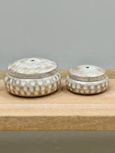 Vente chaude Bols en fer lavé blanc à bord festonné pour remplissage de cire Conteneurs décoratifs en métal avec texture antique fabriquée à la main - Product Image 2