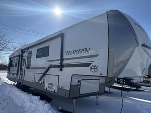 Nuevo 2026 Forest River Wildwood Heritage Glenn 380W-D-R - Product Image 3