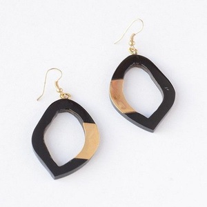 ต่างหูห่วงกว้างแบบผสมฮอร์นธรรมชาติที่ทันสมัยต่างหูมุกเพชรสแตนเลสมีสไตล์คริสเตียนงานแต่งงานของขวัญแฟชั่น - Product Image 2