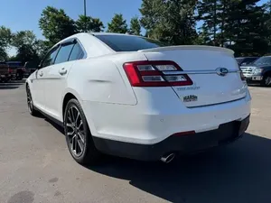 2017 Ford Taurus Limitée - Product Image 4