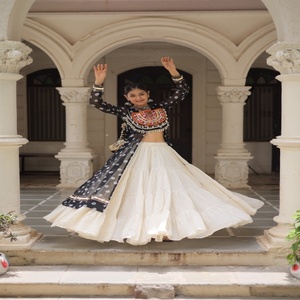 Fabricant indien de Kurtis et Lehengas attrayants en faux georgette avec imprimé Bandhani et patchwork Kutchi - Product Image 1