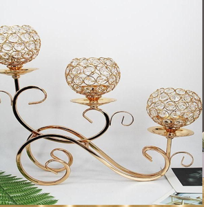 Lanternes en forme de cage à oiseaux en or rustique, de différentes tailles, pour une décoration chaleureuse. Disponible aux prix de gros. - Product Image 6