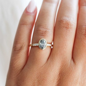 Bague de fiançailles sertie de diamants de laboratoire, taille ovale 1,58 ct, diamants de laboratoire sel et poivre, bague de mariage pour femme F - Product Image 4