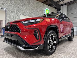 Toyota RAV-4 Prime XSE 2025 à faible kilométrage, un puissant système de 302 ch, autonomie électrique jusqu'à 42 miles - Product Image 3
