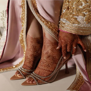 ผงเฮนน่าธรรมชาติจากโมร็อกโกสำหรับย้อมผมและศิลปะบนร่างกายแบบเมห์นดี จำหน่ายส่งแบบ OEM แบรนด์ส่วนตัว สำหรับขายส่งและส่งออก คัดกรองละเอียด นำเข้าจากสหรัฐอเมริกา - Product Image 1