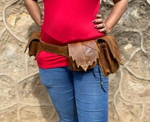 เข็มขัดหนังแท้ทำมือ กระเป๋าคาดเอวอเนกประสงค์ ขายดี คุณภาพสูง เหมาะสำหรับงานเทศกาล กระเป๋าคาดเอวหลายช่องสำหรับผู้หญิง - Product Image 1