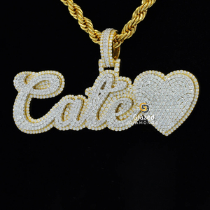 Pendentifs de bijoux de mode unisexe en or jaune 10kt et diamants ronds en moissanite taillée en brillant motif de lettres en argent - Product Image 2