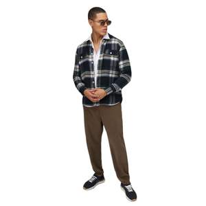 Chemise à carreaux en coton brossé modeste Tissu doux Manches longues Design à carreaux intemporel pour une tenue décontractée de tous les jours - Product Image 1