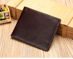 Cartera plegable de cuero genuino marrón para hombre con estilo con forro de poliéster, tarjetero de bolsillo frontal para viajes - Product Image 1