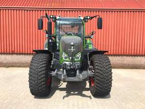 รถแทรกเตอร์เอนกประสงค์เฟนด์ 4x4 172 แรงม้า / รถแทรกเตอร์เฟนด์ รุ่น 716 วาริโอ มีจำหน่าย - Product Image 3