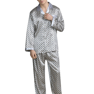 Conjunto de pijama de seda manchada personalizado OEM para hombre, ropa de dormir de longitud completa, estilo moderno, suave, acogedor, estampado de satén, conjuntos de pijama para hombre - Product Image 3