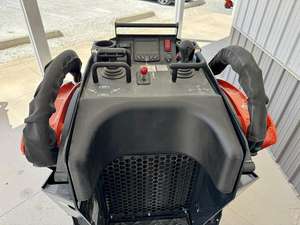 Minicargadora compacta Kubota SCL1000 nueva y usada, cargadora compacta con motor diésel de 24 HP en venta - Product Image 3