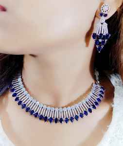 Conjunto de colgante brillante de diamante americano con los mismos pendientes a juego y cadena colgante para todas las funciones y fiestas - Product Image 1