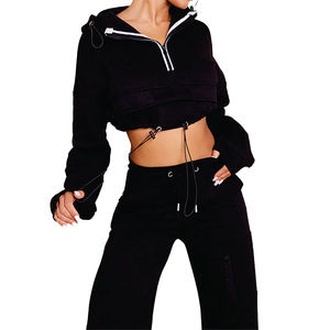 Top court respirant avec logo personnalisé pour femmes Vente en gros OEM Joggers Pantalon et sweat à capuche avec survêtement d'hiver à la mode courte - Product Image 2