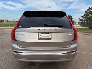 V-olvo XC90 Recharge T8 Ultimate Bright 4dr SUV AWD 2023 d'occasion en excellent état - Product Image 2
