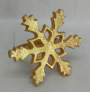 Servilleteros chapados en latón hechos a mano, decoraciones de banquete de copo de nieve fundidas en aluminio para bodas, características almacenadas - Product Image 1