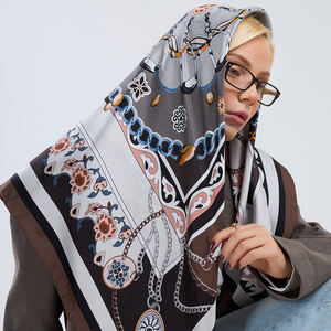 Foulard carré 100 % soie twill pour femme, bords roulés à la main, motif équestre de luxe avec boucle de ceinture, toutes saisons - Product Image 5