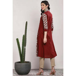 ชุดคุร์ตะผ้าฝ้ายทรงเอพิมพ์ลายสีน้ำตาลแดงสำหรับผู้หญิงที่สวมใส่สบาย - Product Image 4