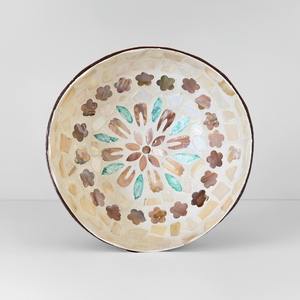 Bol élégant en noix de coco avec incrustation de nacre pour la décoration de la maison, bols laqués faits à la main, best-sellers - Product Image 2