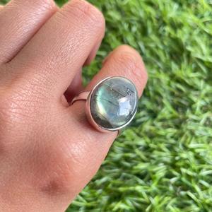 Bague en argent sterling 925 avec labradorite naturelle bleue feu, faite à la main, pierre précieuse labradorite, bijoux pour femmes, bague de mariage, cadeau pour femmes - Product Image 3