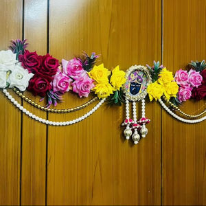 Tela de estilo clásico colgante para puerta Toran de flores hermosas hechas a mano para festivales indios tradicionales y decoración del hogar - Product Image 1