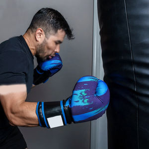 Guantes de Boxeo y Entrenamiento Profesionales de Alta Calidad Hechos a Medida por un Fabricante de Equipamiento de Artes Marciales - Product Image 3