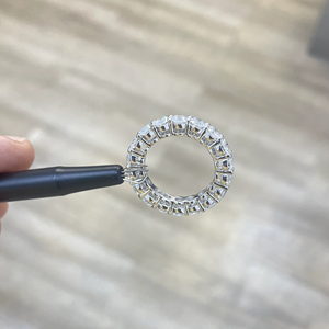 Anillo de Eternidad de Plata de Ley 925 con Diamantes, Diseño de Piedras Completas, Acabado Liso, para Mujer, Moda - Product Image 1