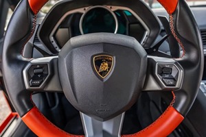 รถยนต์แลมโบกินี อาเวนทาดอร์ LP700-4 ปี 2018 สีส้ม เปิดประทุน เครื่องยนต์ 4 ลิตร  ผ่านการรับรองสภาพดี ใช้งานน้อย หลังคาอะลูมิเนียมอัลลอย - Product Image 2