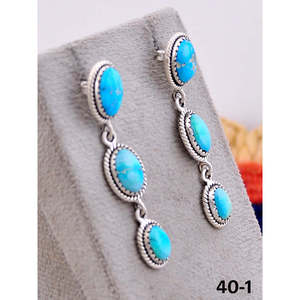Boucles d'oreilles pendantes artisanales en argent sterling et pierres blanches du sud-ouest avec tiges, idéales pour les occasions spéciales - Product Image 2