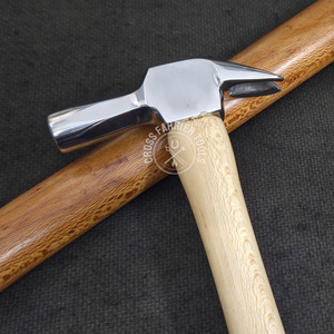 Martillo de herradura a granel para clavos, equipo de herradura de precisión ligera, martillo de herradura con logotipo personalizado, mango de madera - Product Image 4