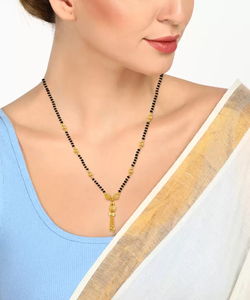 Mangalsutra de Diseño para Mujer con Baño de Oro Premium y Hermoso Colgante, Ideal para Bodas y Fiestas - Product Image 1