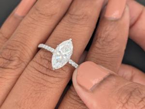 Bague en or blanc/jaune massif 14 carats, diamant de laboratoire taille marquise de 1,75 carat, bague de fiançailles classique, cadeau de la Saint-Valentin pour femme - Product Image 4