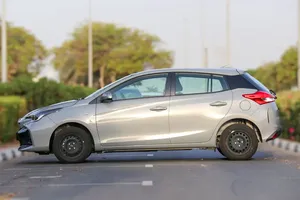Listo para Enviar: Toyota Yaris SE Hatchback 2025, 1.3, Seminuevo, 3 Años de Garantía, Disponible para la Venta - Product Image 3