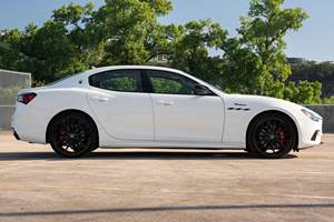 USADO LHD/RHD 2023 MASERATI GHIBLI MODENA Q4 - Product Image 5