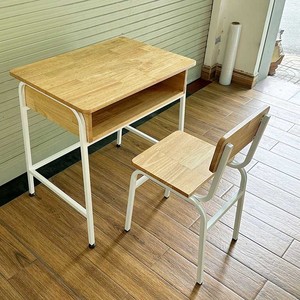 Conjunto de Escritorio y Silla Escolar de Diseño Moderno BGHS002 con Patas de Hierro Ajustables y Estructura de Madera de Caucho para Uso en el Aula - Product Image 5