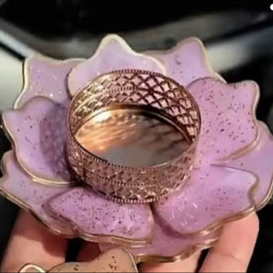 Vente en gros de nouveau design créatif rond art déco pour la décoration intérieure du moyen-orient, brûleur d'encens en résine de fleur de rose fait à la main arabe - Product Image 1