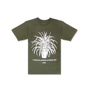   Camiseta Comforts Olive Tee, Elegante, Holgada, de Algodón, con Estampado Serigrafiado, Material Jersey - Product Image 1
