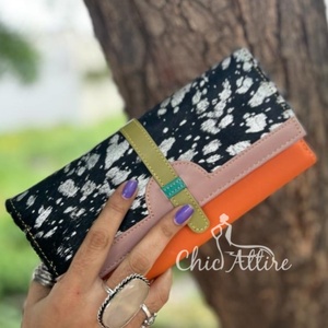 กระเป๋าคลัทช์สำหรับผู้หญิงหนังขนสัตว์พิมพ์ลายโลหะทำด้วยมือจริงกระเป๋าใส่บัตร ATM มีสไตล์สีรุ้งแบบอเนกประสงค์ - Product Image 1