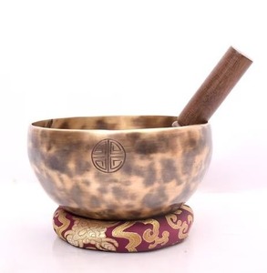 Cuenco musical de latón tradicional con resonancia de larga duración para meditación, oración, terapia curativa y rituales de relajación diaria - Product Image 2
