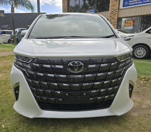 Toyota Alphard Hybride 2.5L E-4WD 2024 d'occasion en excellent état - Product Image 4