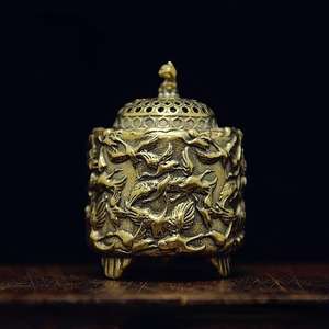 Ensemble de brûleurs d'encens de forme ronde élégants pots de boîte Mubkhar en métal doré moderne avec accessoires décoratifs en laiton - Product Image 1