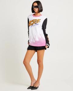 เสื้อยืดผู้หญิงแบบหลวมใส่สบายสำหรับฤดูร้อน ผลิตจากวัสดุเป็นมิตรต่อสิ่งแวดล้อม 82% โพลีเอสเตอร์ และ 8% อีลาสเทน แขนสั้น คอกลม พิมพ์ลายกราฟิกที่แขนด้านหน้า - Product Image 4