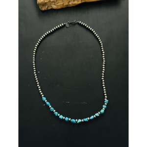 Collier de perles Navajo en turquoise de Kingman et argent sterling, bijou culturel de collection - Product Image 4